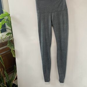 Lululemon wunder under gray dot print leggings